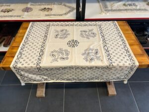 FİSKOS EL BASKISI MASA ÖRTÜSÜ 102 X 102 - Görsel 3