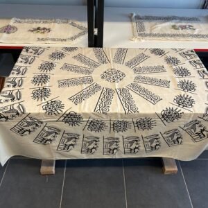 EL BASKISI KARE MASA ÖRTÜSÜ 150 X 150 CM