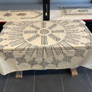 EL BASKISI KARE MASA ÖRTÜSÜ 150 X 150 CM