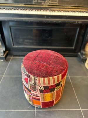KİLİM KAPLI AHŞAP KASA PUF 40X42 CM