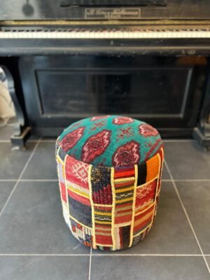 KİLİM KAPLI AHŞAP KASA PUF 40X42 CM
