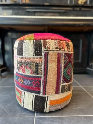KİLİM KAPLI AHŞAP KASA PUF 40X42 CM - Görsel 3