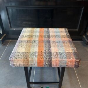 KİLİM KAPLI METAL AYAK TABURE 45X45X45 CM